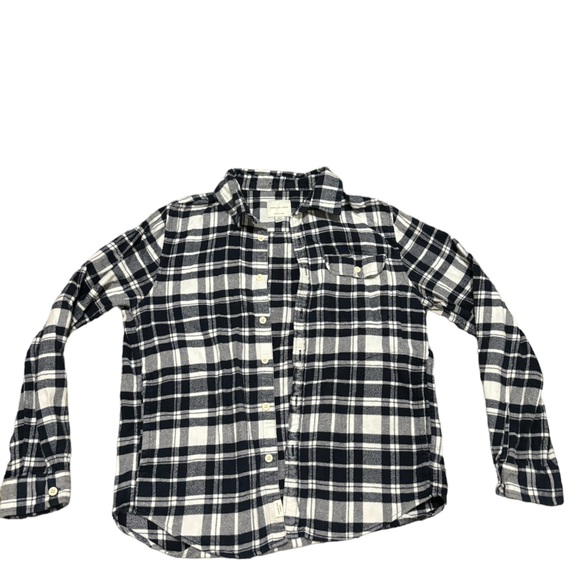 American Eagle Outfitters Other - Blue&White American Eagle Flannel with Front Pocket